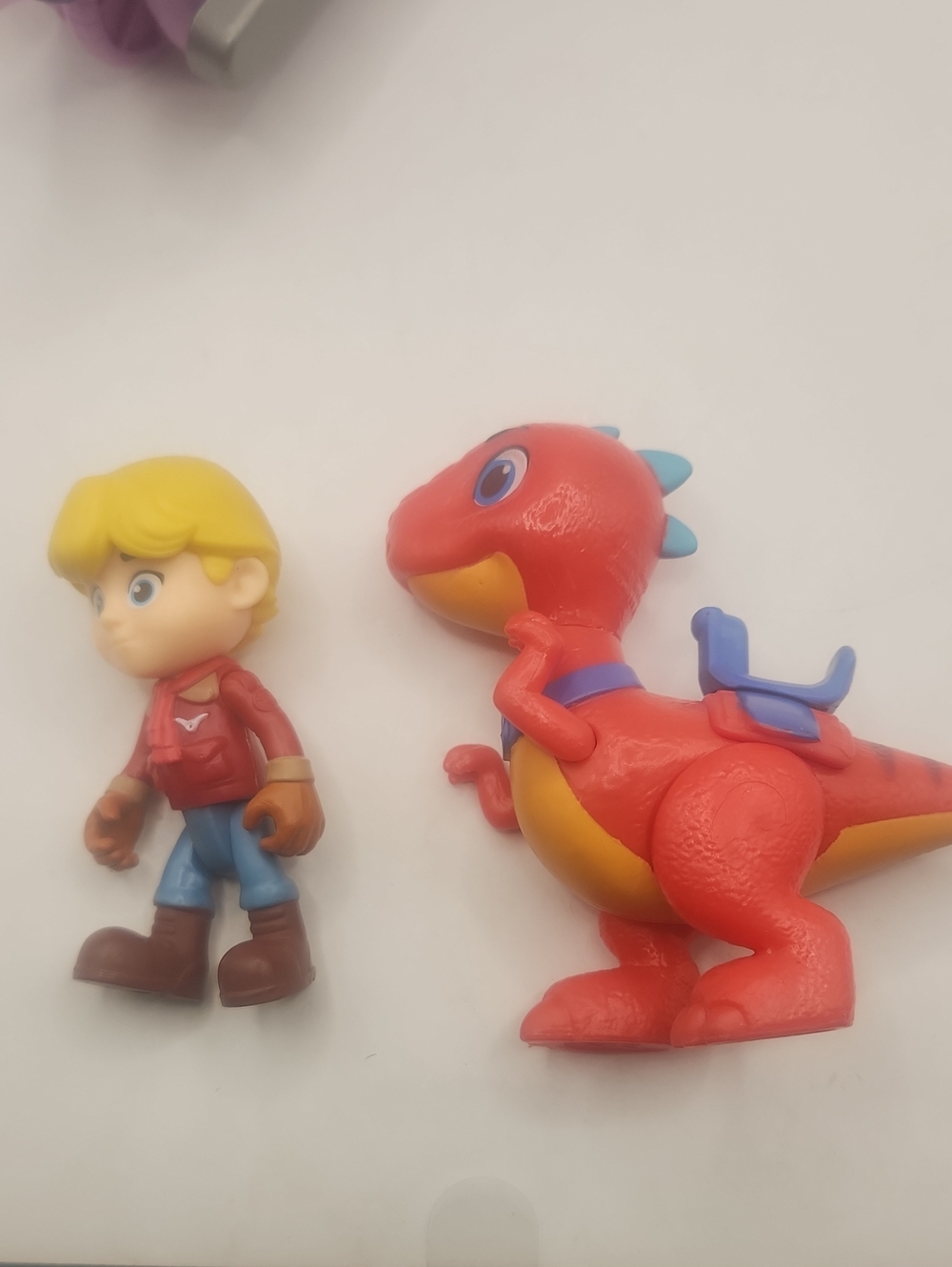 Disney Dino Ranch Figures - Picture 2 of 7
